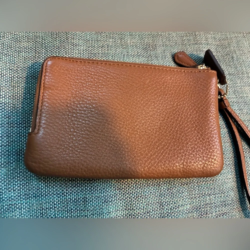 Coach Double Corner Zip Pebbled Leather Tan Wristlet Saddle Brown